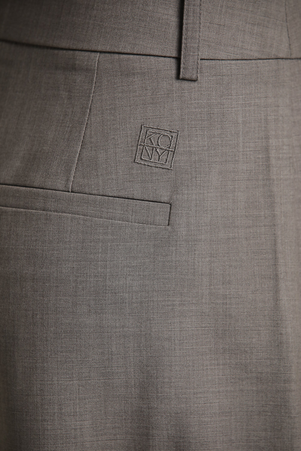 מכנסיים מחויטים בגזרה רחבה | קנת קול