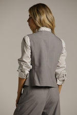 וסט בגזרה מחויטת באורך המותן | קנת קול