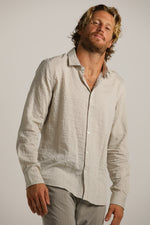 חולצה מכופתרת בטקסטורת קרינקל | קנת קול