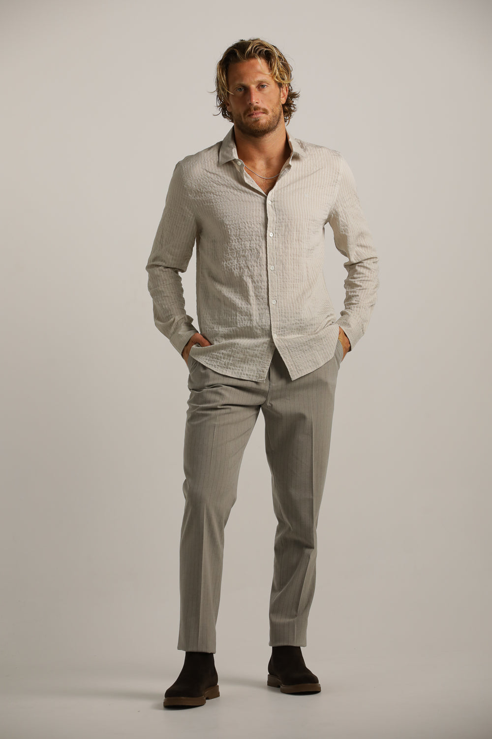 חולצה מכופתרת בטקסטורת קרינקל | קנת קול