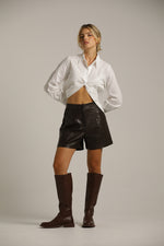 מכנסי דמוי עור קצרים | קנת קול