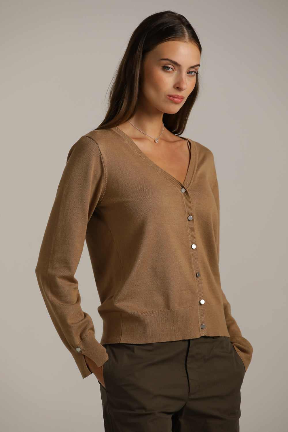 סריג קרדיגן בייסיק עם מחשוף וי | קנת קול