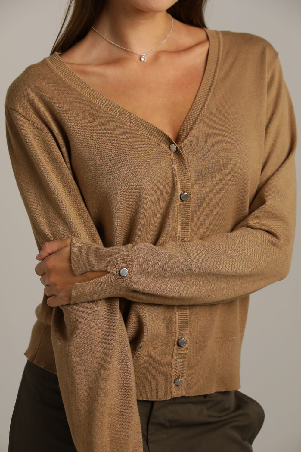 סריג קרדיגן בייסיק עם מחשוף וי | קנת קול