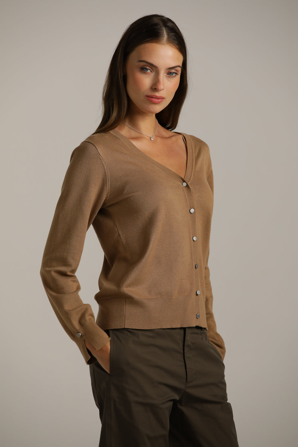 סריג קרדיגן בייסיק עם מחשוף וי | קנת קול