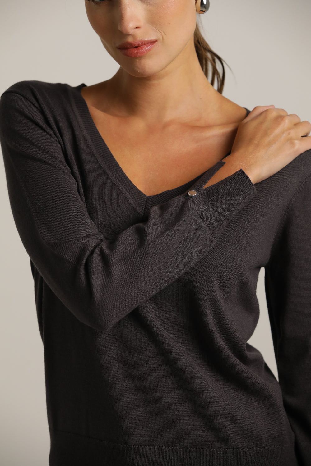 סריג בייסיק עם מחשוף וי | קנת קול