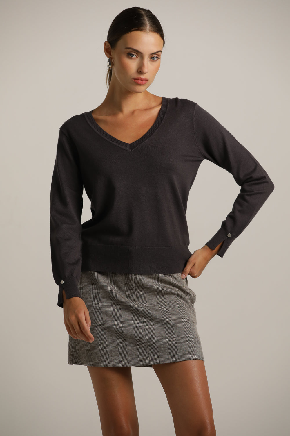 סריג בייסיק עם מחשוף וי | קנת קול