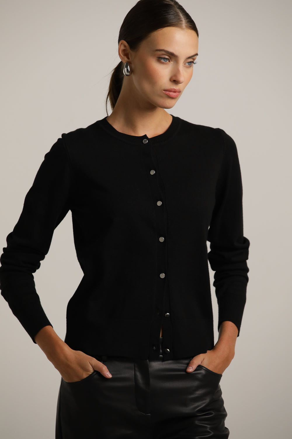 סריג קרדיגן בייסיק עם מחשוף עגול | קנת קול