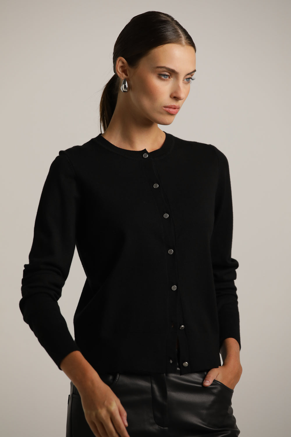 סריג קרדיגן בייסיק עם מחשוף עגול | קנת קול