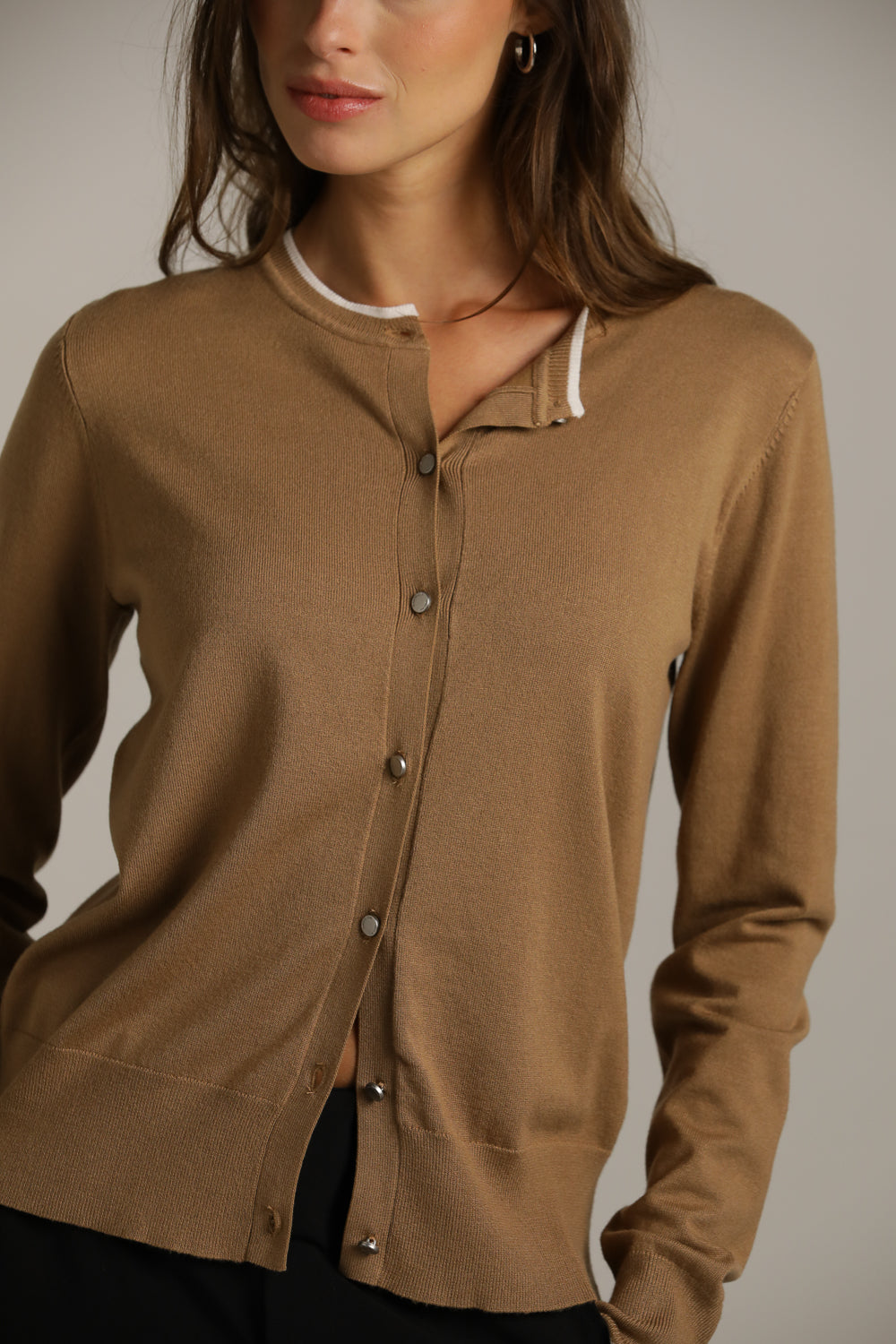 סריג קרדיגן בייסיק עם מחשוף עגול | קנת קול