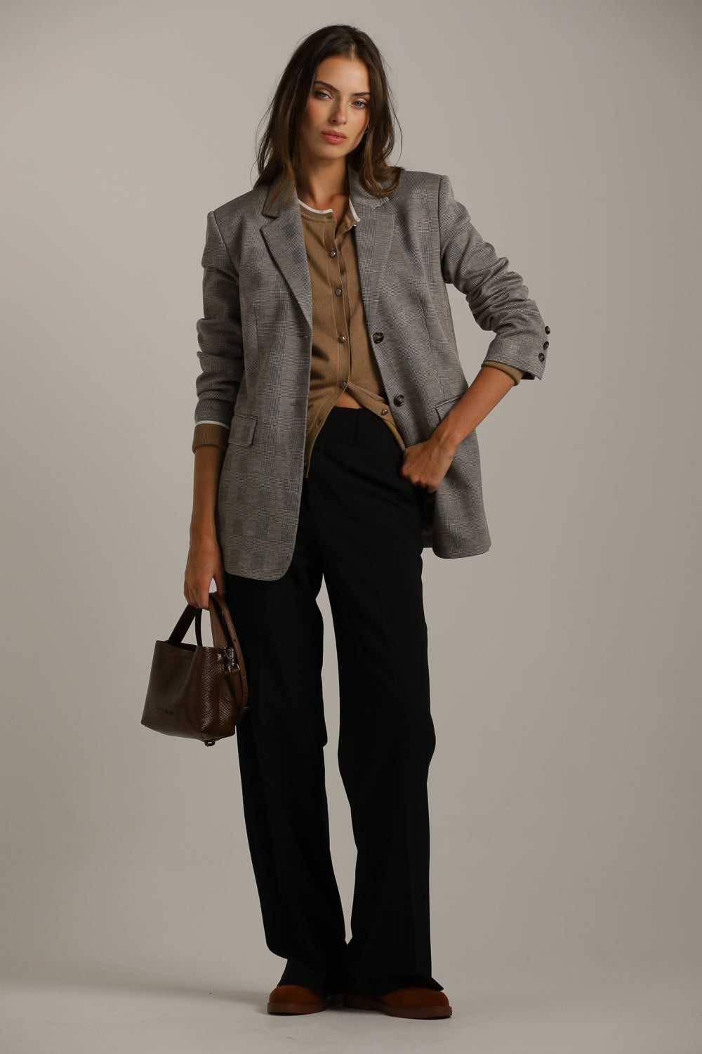 סריג קרדיגן בייסיק עם מחשוף עגול | קנת קול