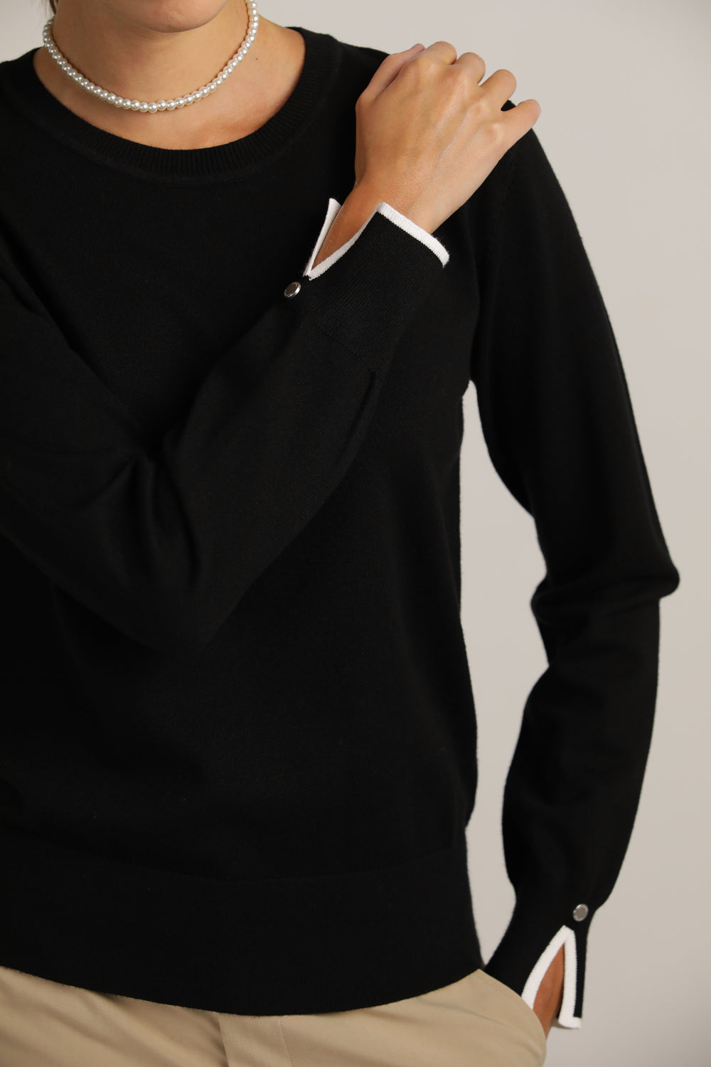 סריג בייסיק עם מחשוף עגול | קנת קול