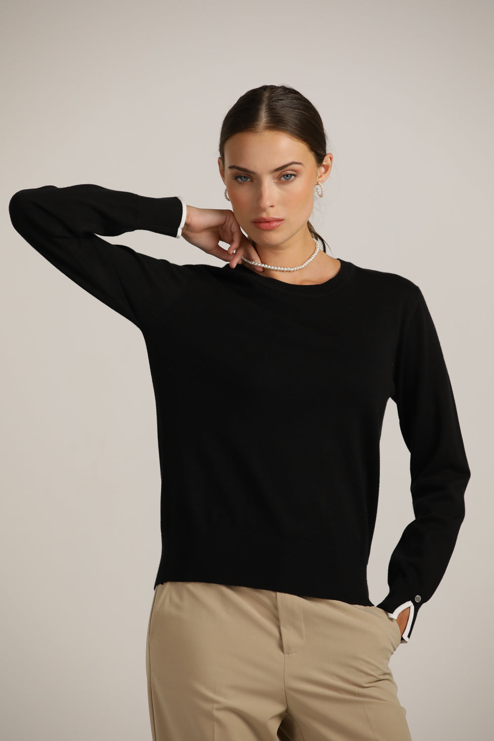 סריג בייסיק עם מחשוף עגול | קנת קול