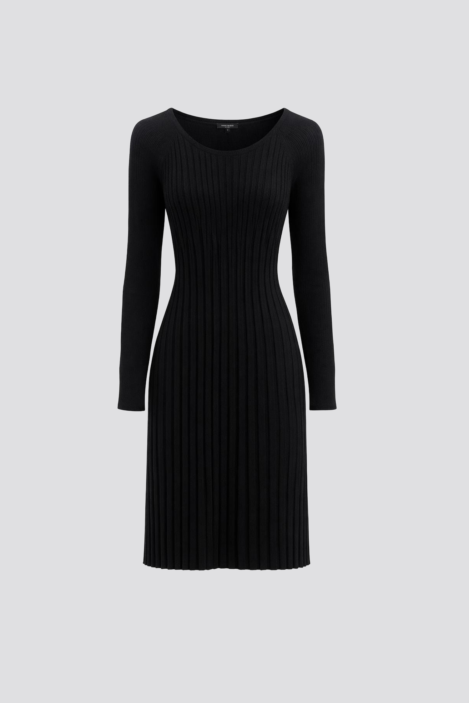 שמלת קפלים בגזרה צמודה | קנת קול