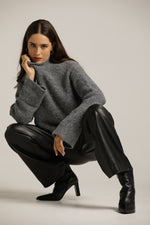 חולצת סריג במרקם צמרי | קנת קול