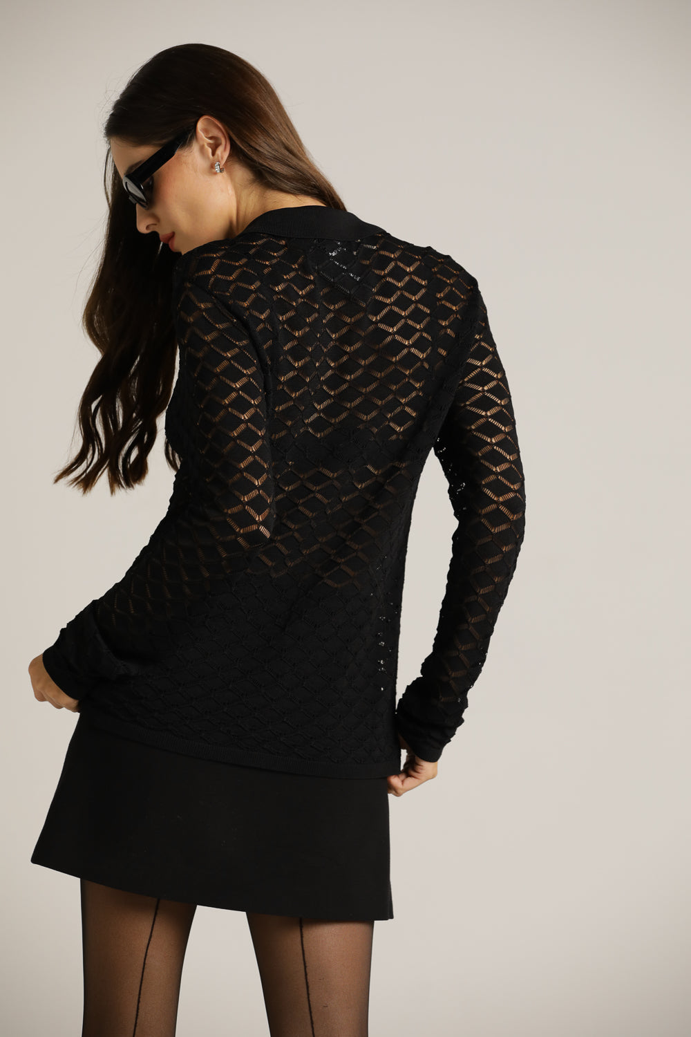 קרדיגן שחור שקפקף מעוצב בסריגה דקורטיבית | קנת קול