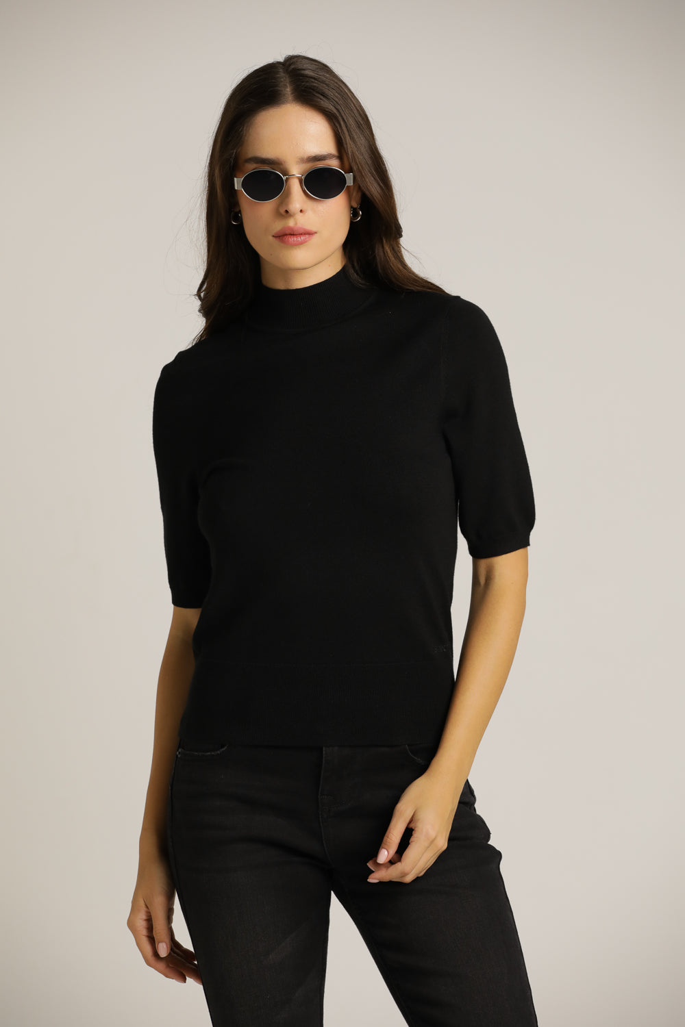 סריג גולף עם שרוול קצר וצווארון גבוה | קנת קול