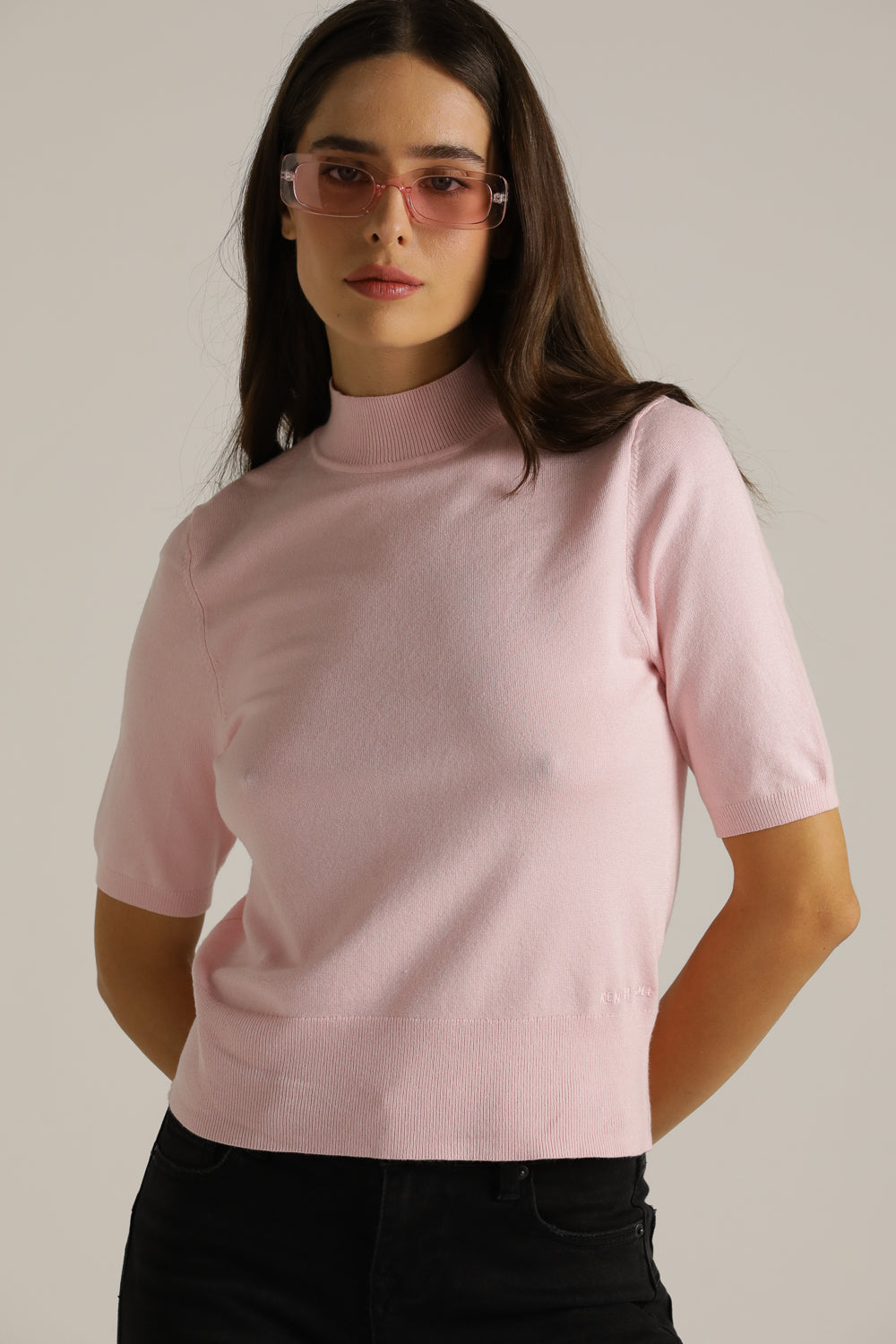 סריג גולף עם שרוול קצר וצווארון גבוה | קנת קול