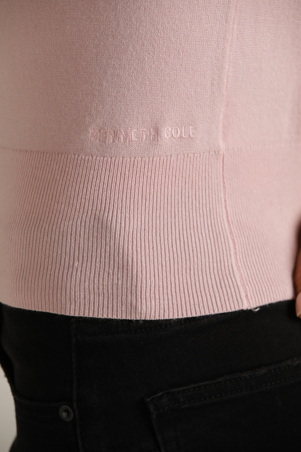 סריג גולף עם שרוול קצר וצווארון גבוה | קנת קול