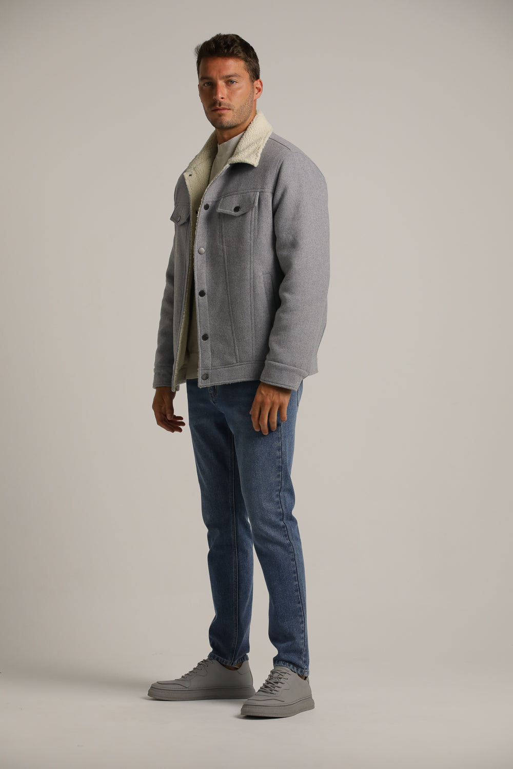 ג'קט טרקר עם בטנה במראה פרווה טבעונית | קנת קול