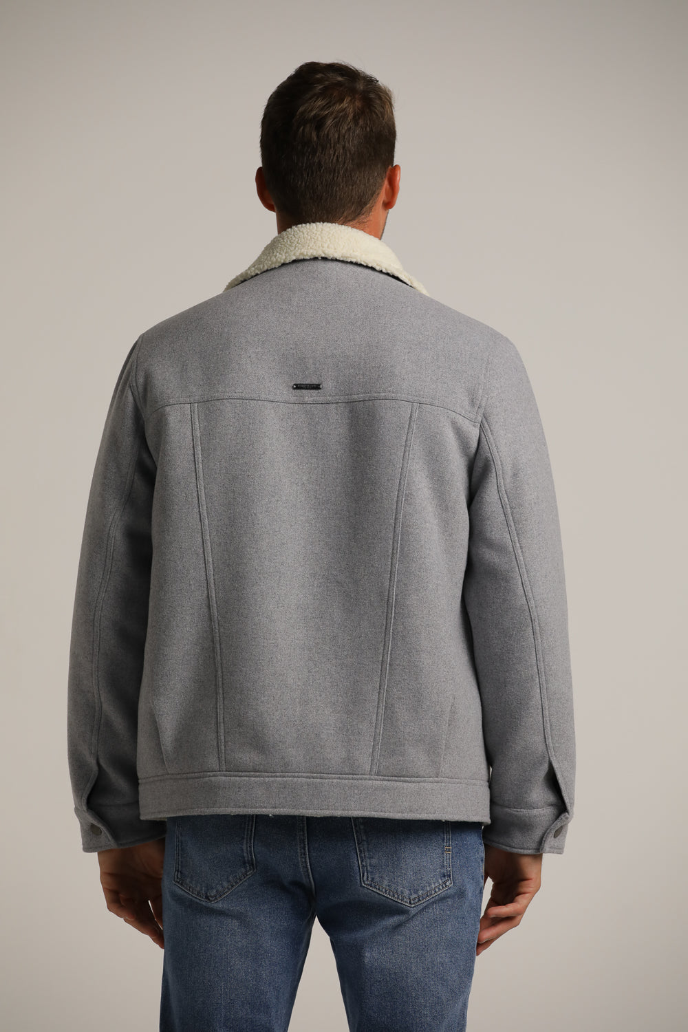 ג'קט טרקר עם בטנה במראה פרווה טבעונית | קנת קול