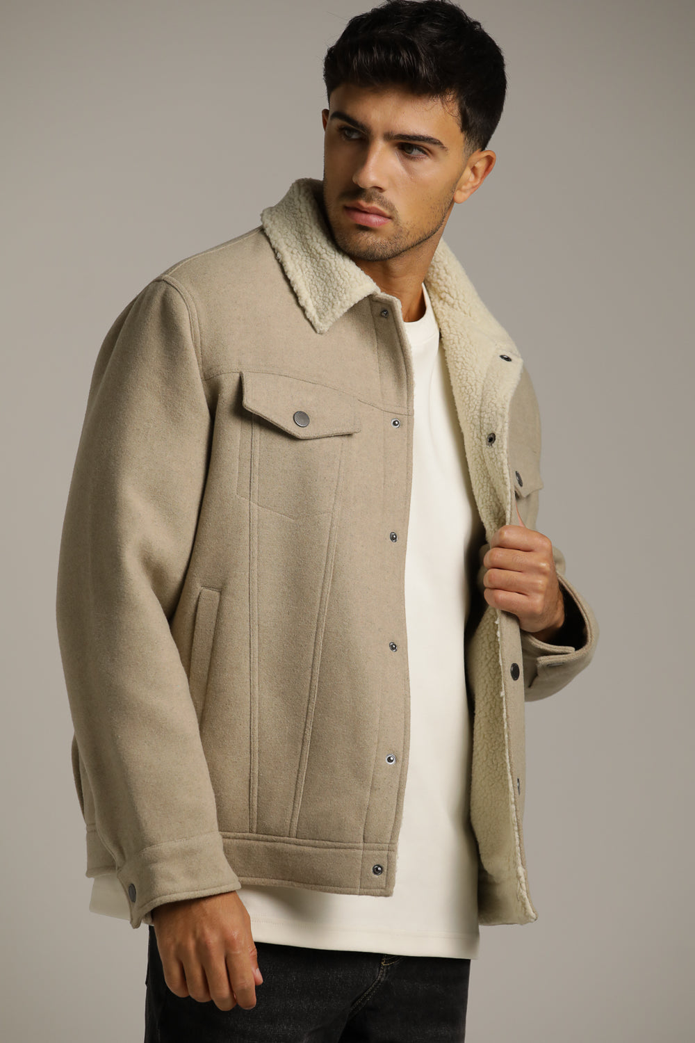 ג'קט טרקר עם בטנה במראה פרווה טבעונית | קנת קול