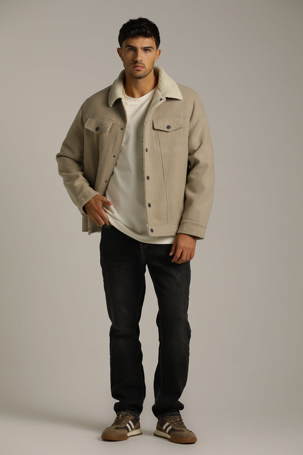 ג'קט טרקר עם בטנה במראה פרווה טבעונית | קנת קול