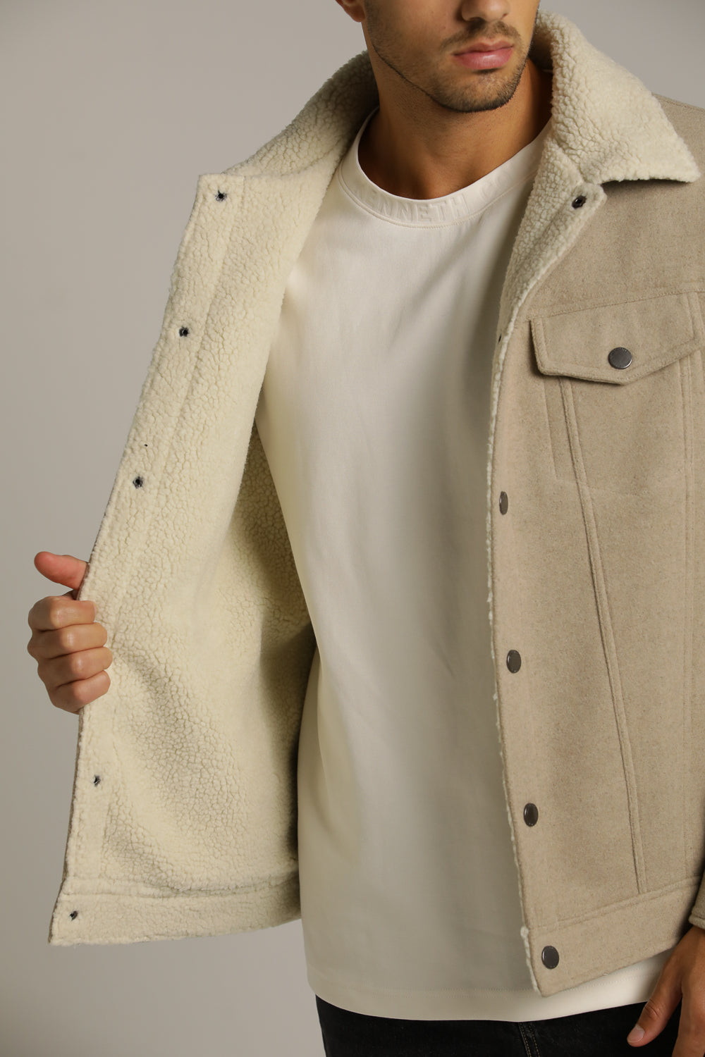 ג'קט טרקר עם בטנה במראה פרווה טבעונית | קנת קול