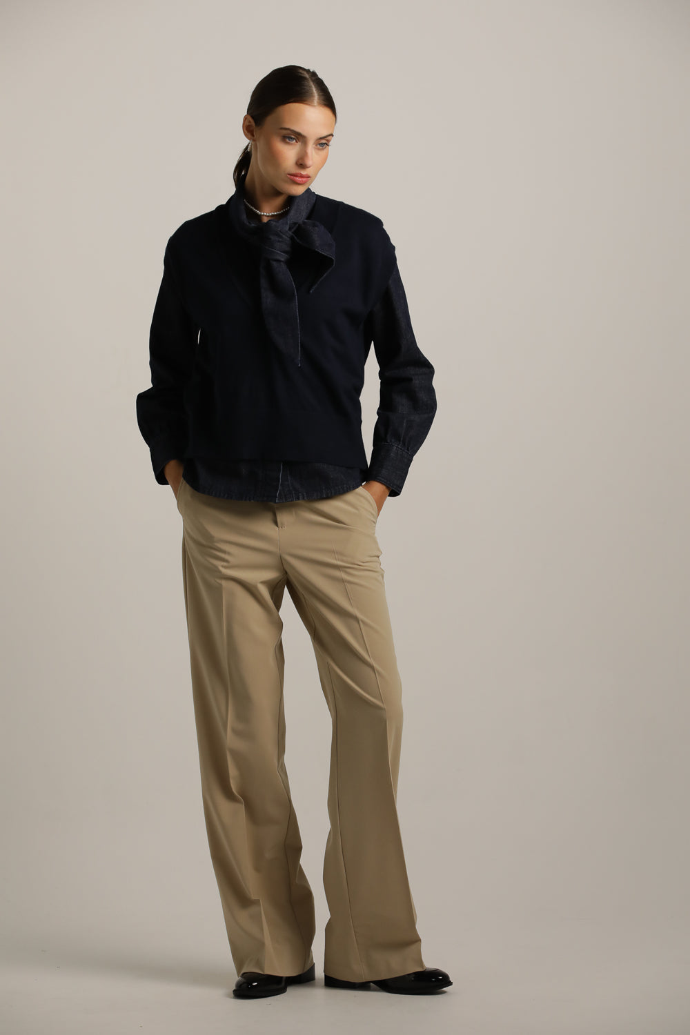 ווסט סרוג עם מחשוף וי עמוק | קנת קול