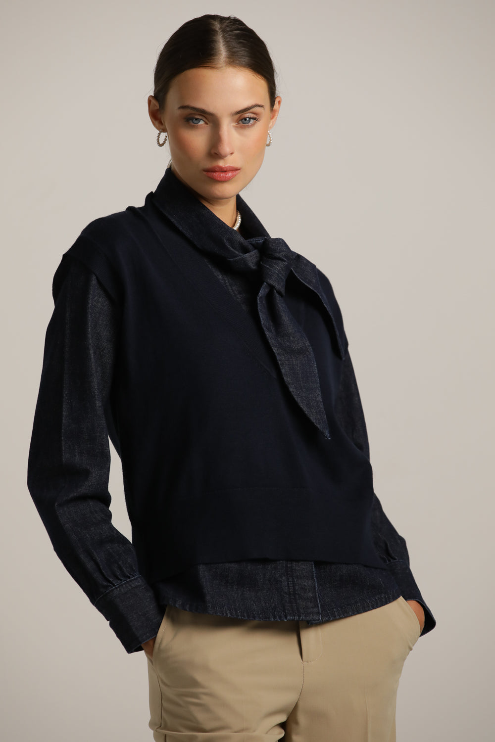 ווסט סרוג עם מחשוף וי עמוק | קנת קול