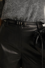 חגורת עור עם לולאות מתכת | קנת קול 