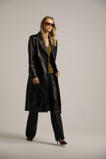 מעיל עור מידי עם כתפיים מודגשות | קנת קול