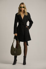 מעיל פורמל במראה צמרי בשילוב חגורה | קנת קול