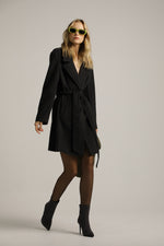 מעיל פורמל במראה צמרי בשילוב חגורה | קנת קול