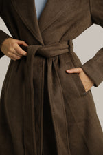 מעיל פורמל במראה צמרי בשילוב חגורה | קנת קול