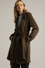 מעיל פורמל במראה צמרי בשילוב חגורה | קנת קול