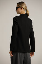 בלייזר מחויט במראה פורמלי | קנת קול