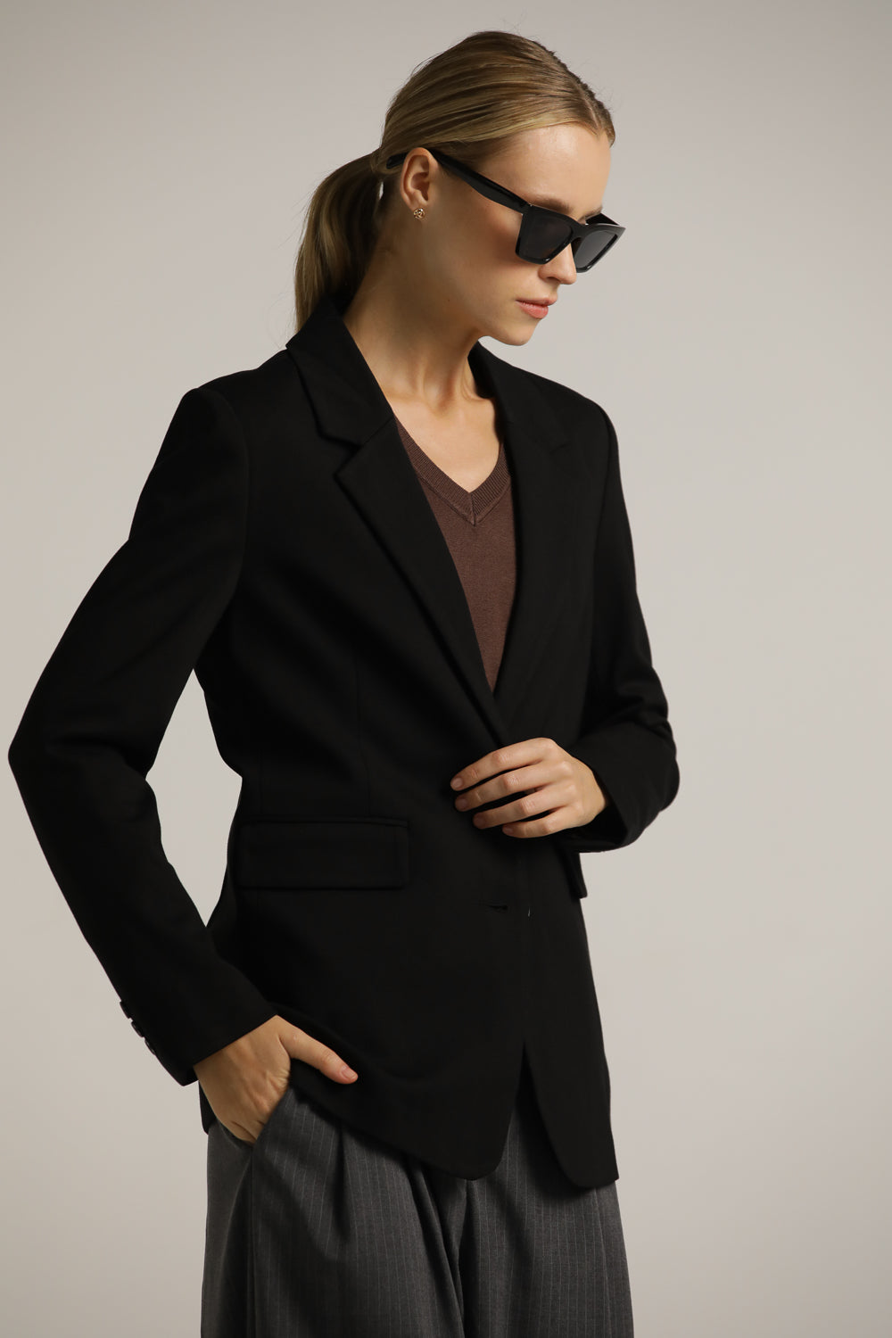 בלייזר מחויט במראה פורמלי | קנת קול