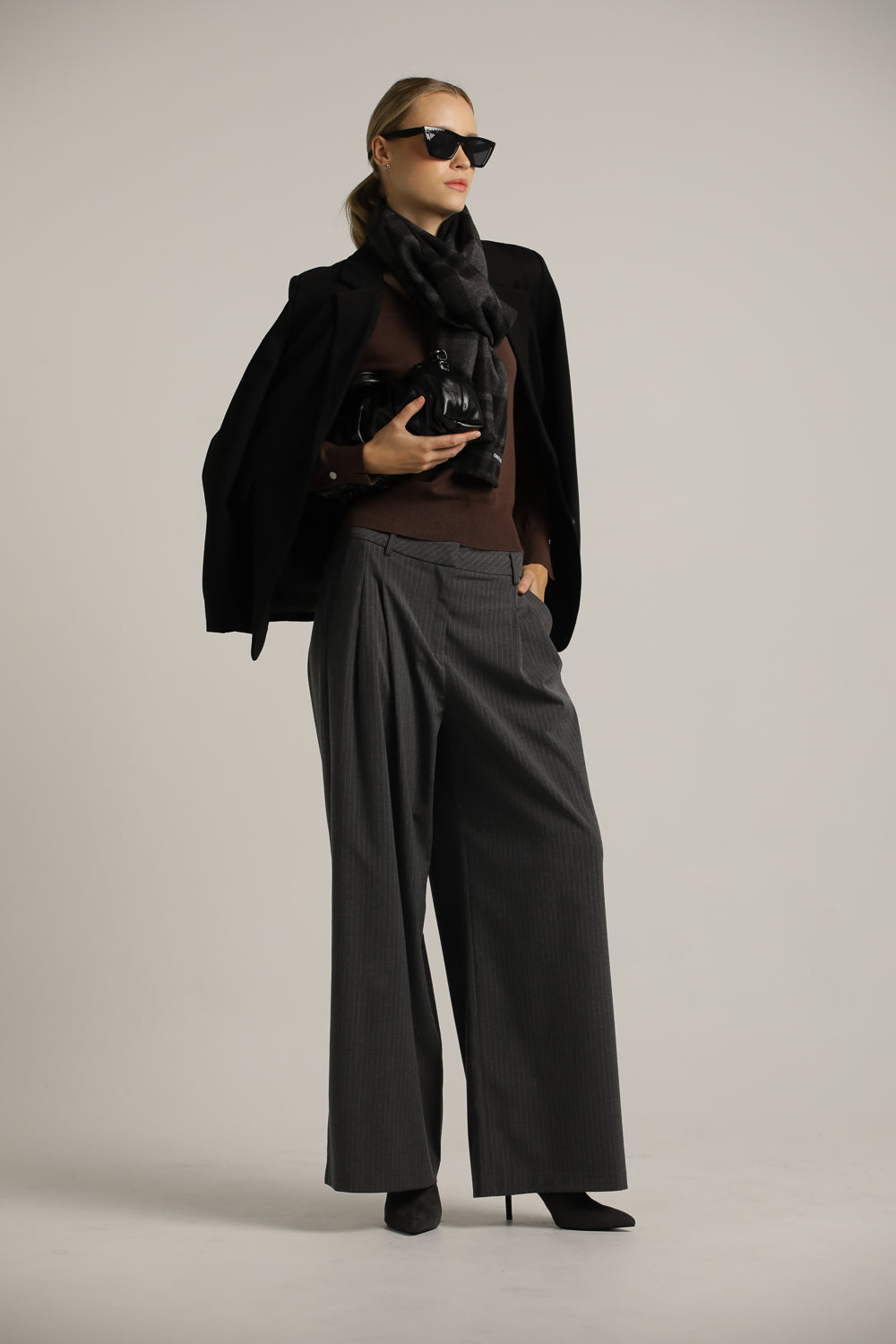 בלייזר מחויט במראה פורמלי | קנת קול