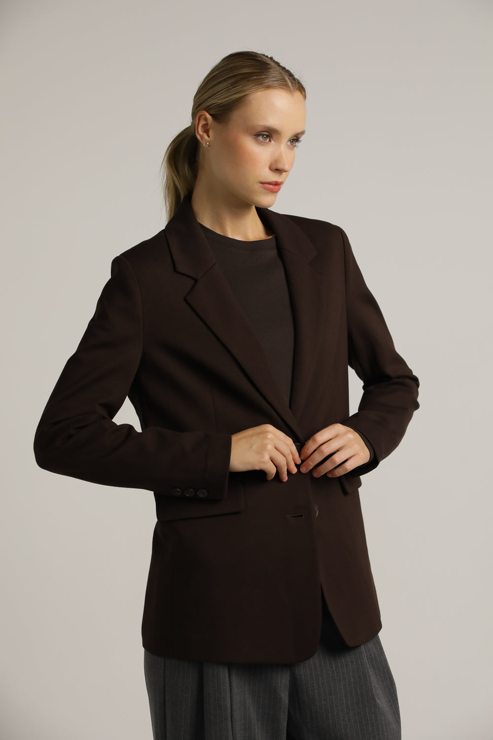 בלייזר מחויט במראה פורמלי | קנת קול