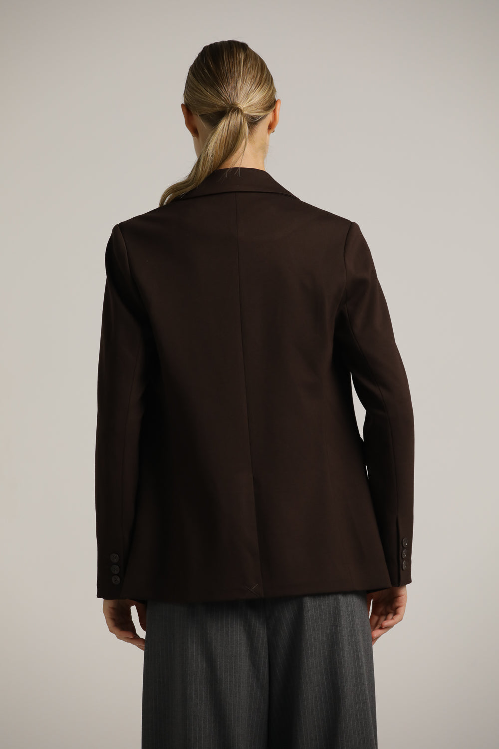 בלייזר מחויט במראה פורמלי | קנת קול