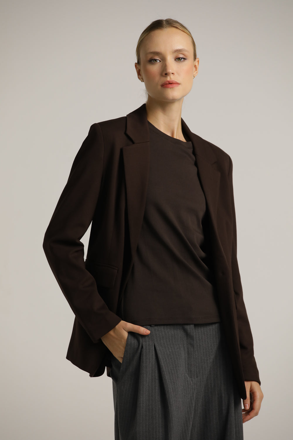 בלייזר מחויט במראה פורמלי | קנת קול