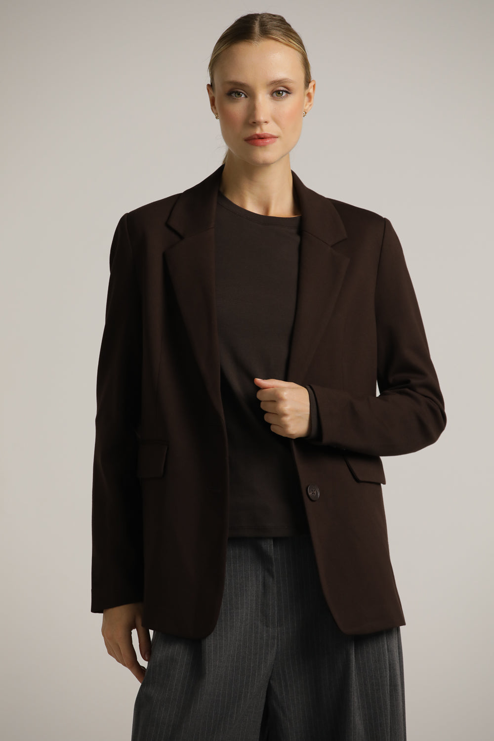 בלייזר מחויט במראה פורמלי | קנת קול