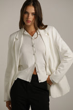 בלייזר מחויט במראה פורמלי | קנת קול