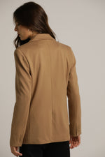 בלייזר מחויט במראה פורמלי | קנת קול