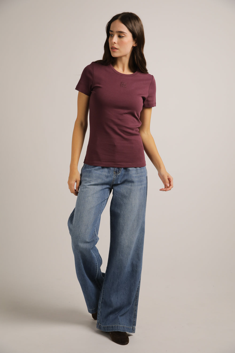 טישירט שרוול קצר עם לוגו מובלט | קנת קול