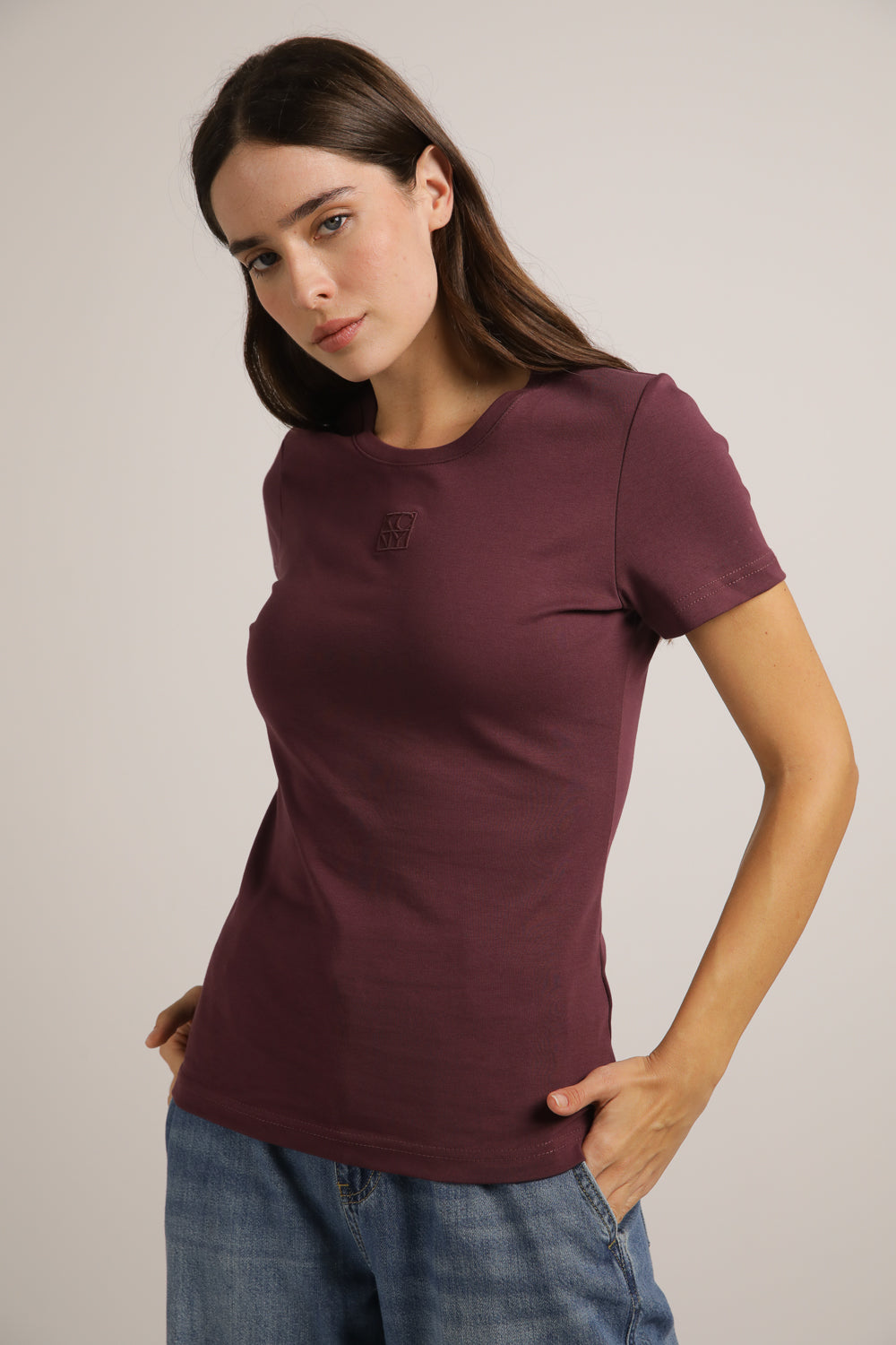 טישירט שרוול קצר עם לוגו מובלט | קנת קול