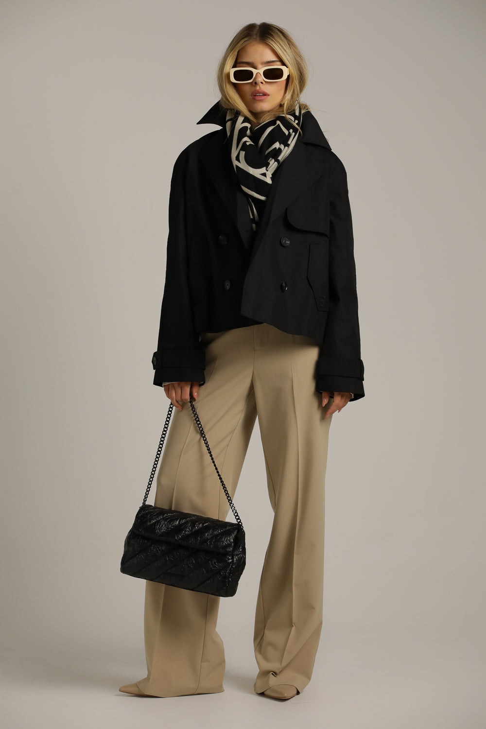 מעיל טראנץ' בגזרה קצרה עם כפתורים כפולים | קנת קול