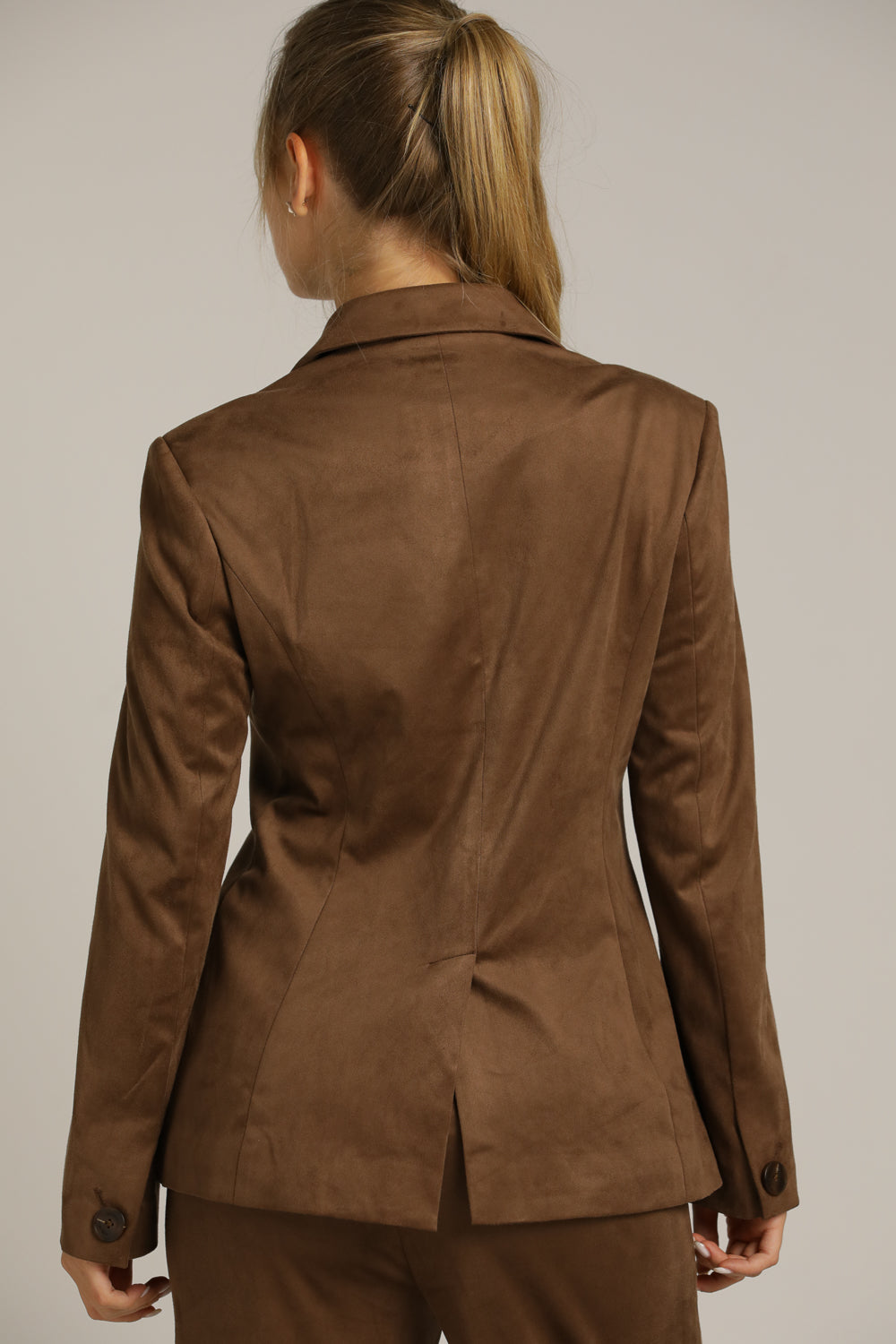 בלייזר דמוי זמש אלגנטי בצבע חום | קנת קול