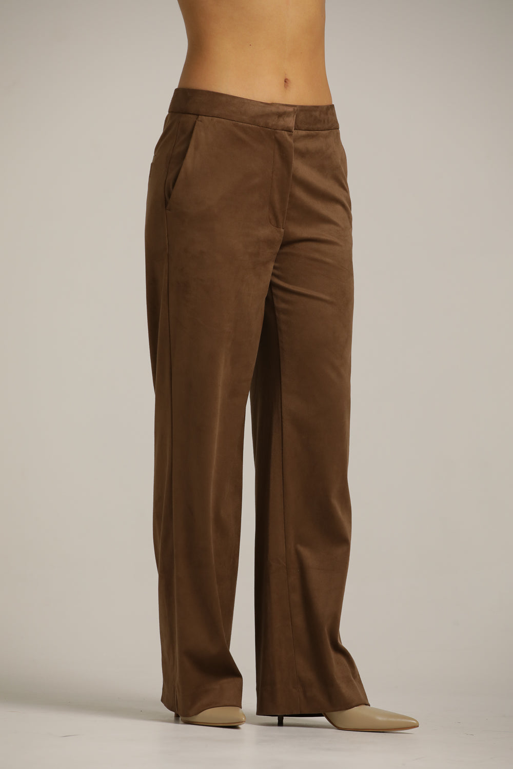 מכנסיים דמוי זמש אלגנטיים בצבע חום | קנת קול