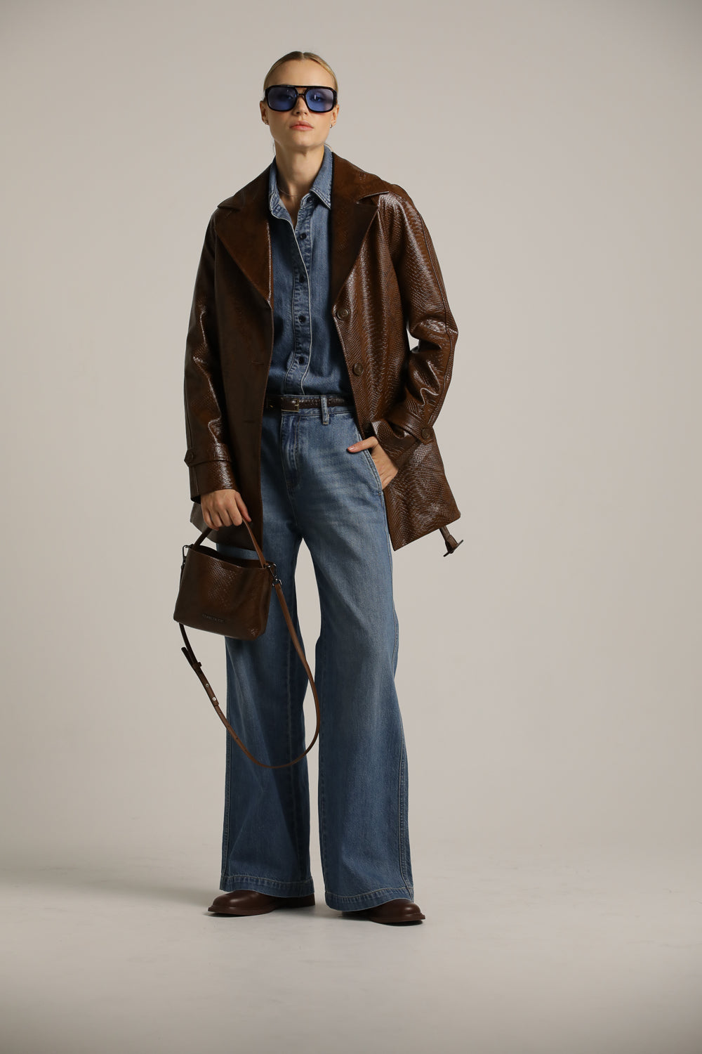 מעיל טראנץ דמוי עור בדפוס מנוחש | קנת קול